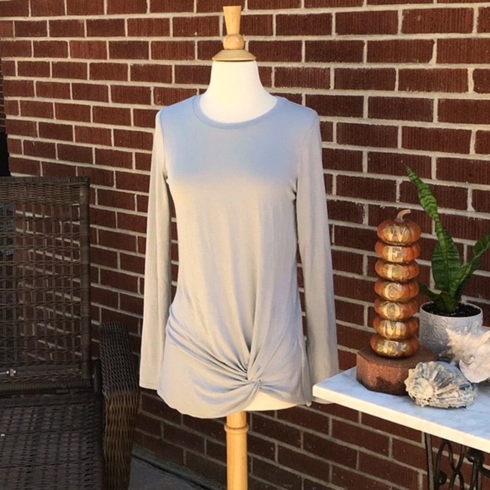 NWOT Banana Republic Long Sleeve Knotted Shirt